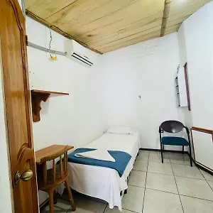 2* Pensión Darwin
